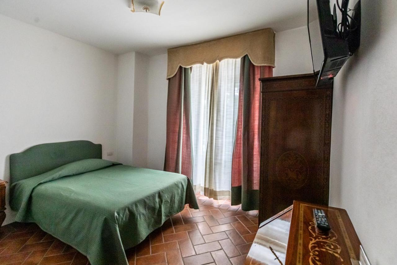 La Locanda Di Adele - Il Giardinetto B&B スカルペリーア エクステリア 写真