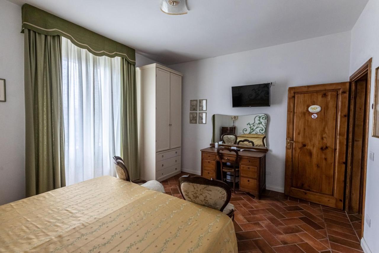La Locanda Di Adele - Il Giardinetto B&B スカルペリーア エクステリア 写真
